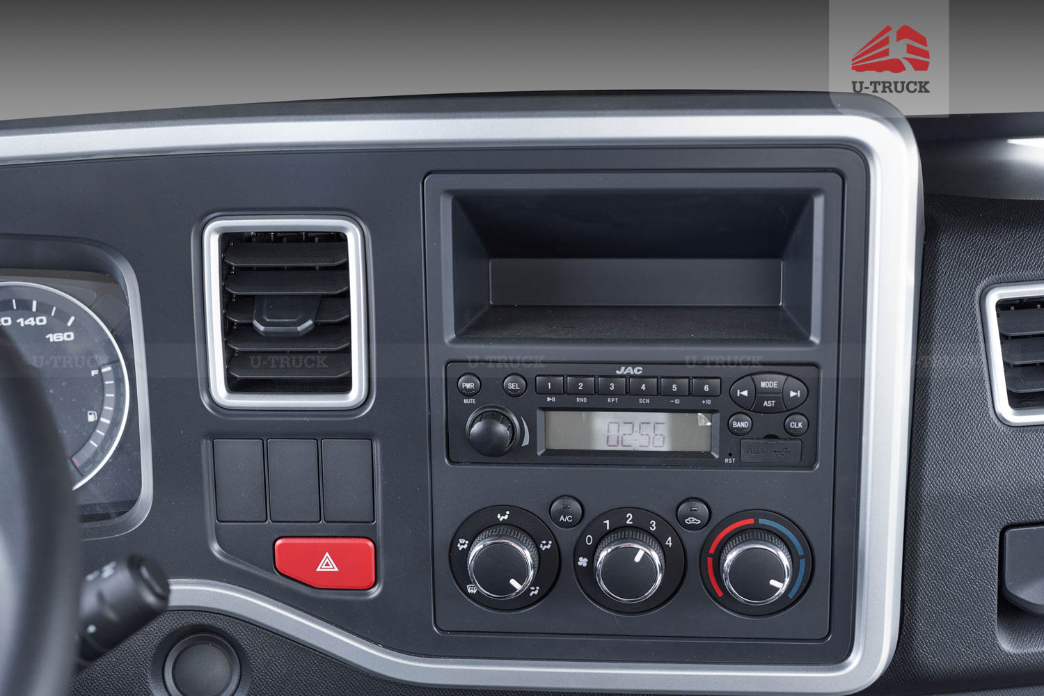 Xe tải JAC H250 E5 thùng kín