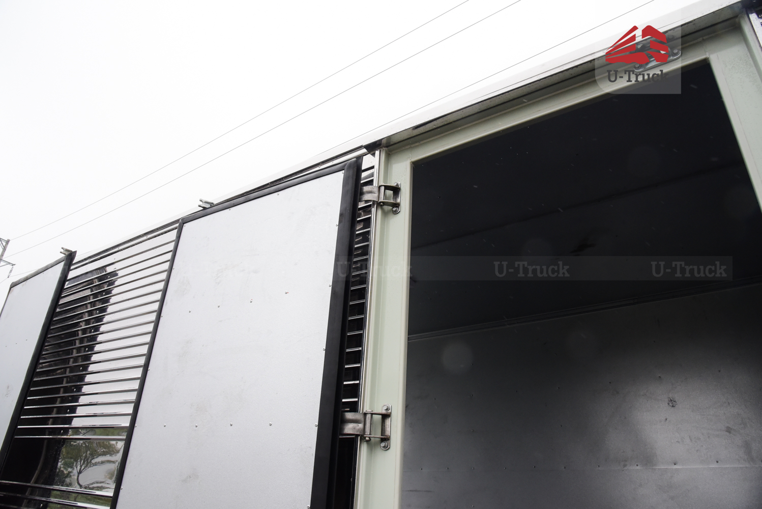 Xe tải JAC N350S 4×2 thùng kín bửng nâng