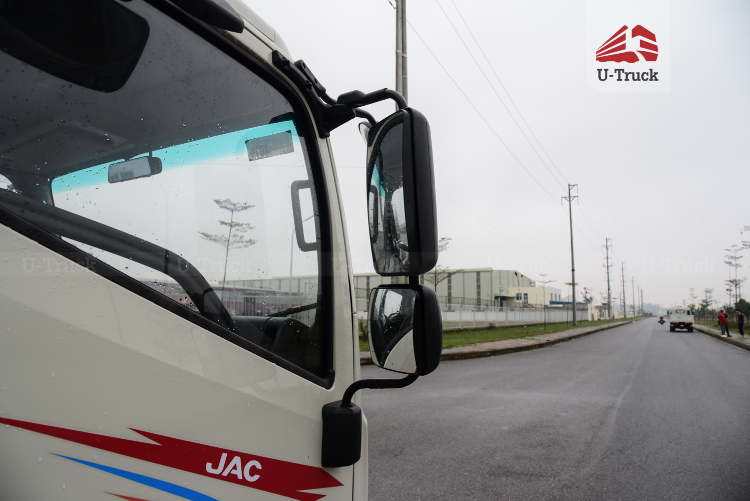 Xe tải JAC N350S 4×2 thùng kín bửng nâng