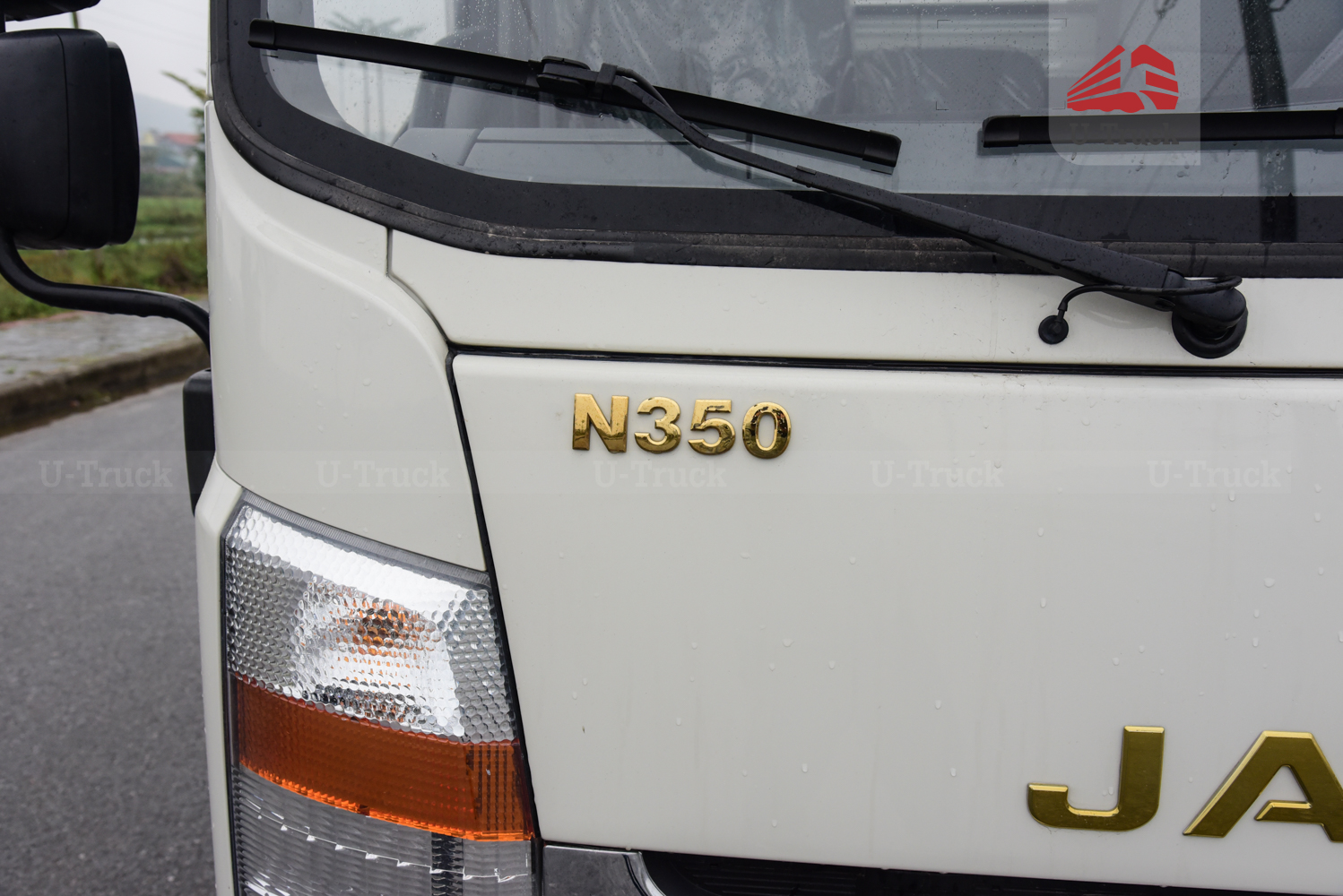 Xe tải JAC N350S 4×2 thùng kín bửng nâng