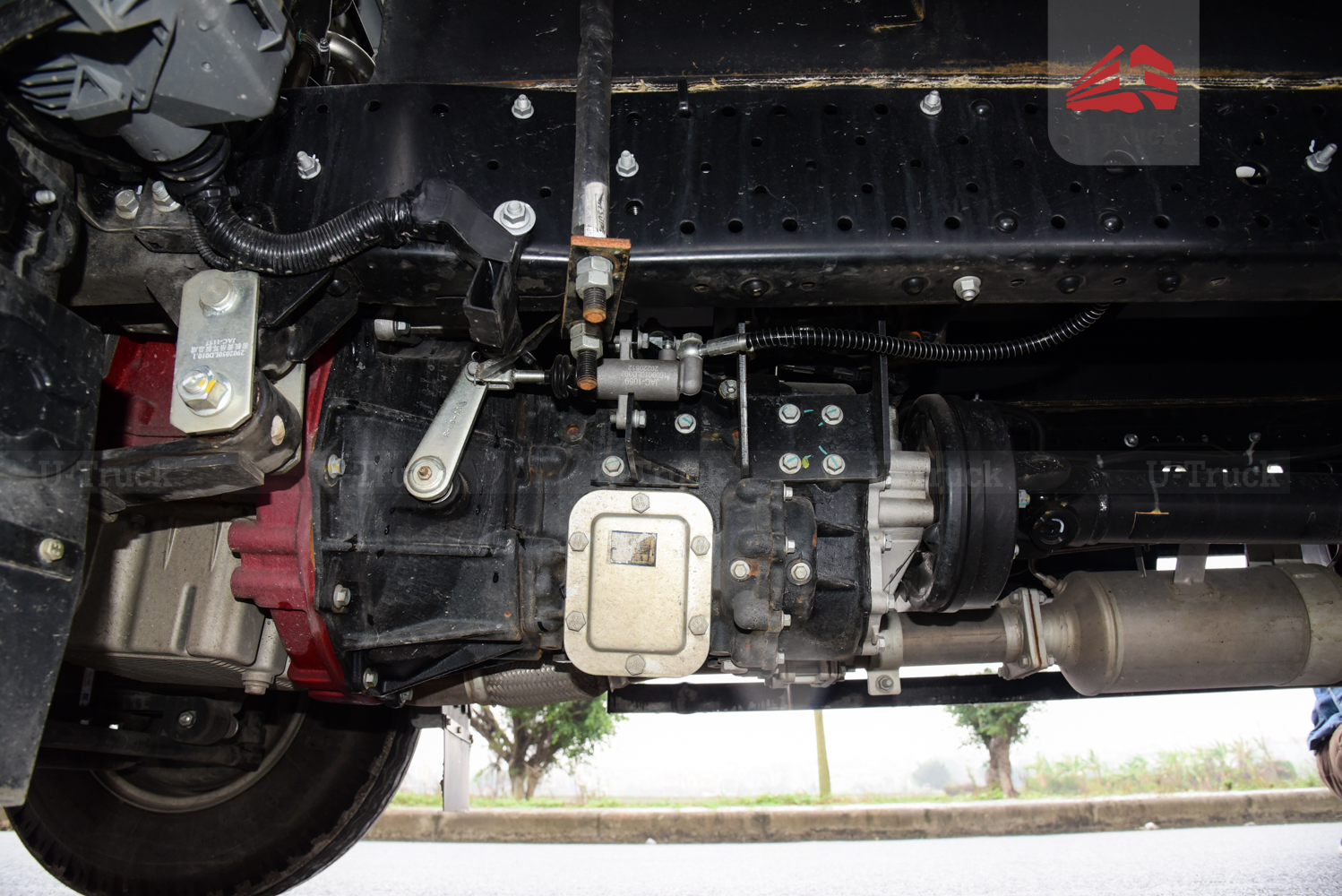 Xe tải JAC N350S 4×2 thùng kín bửng nâng