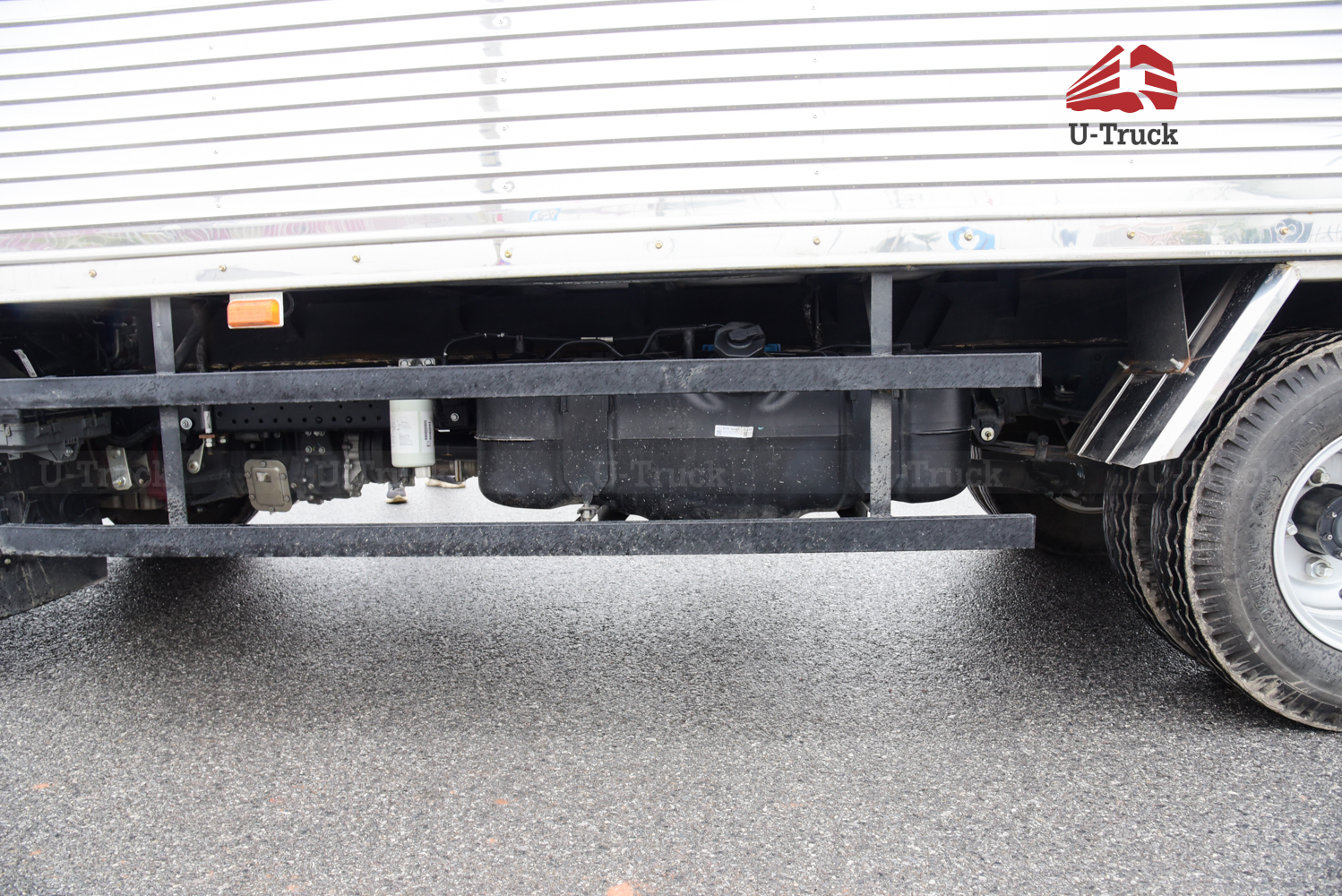 Xe tải JAC N350S 4×2 thùng kín bửng nâng