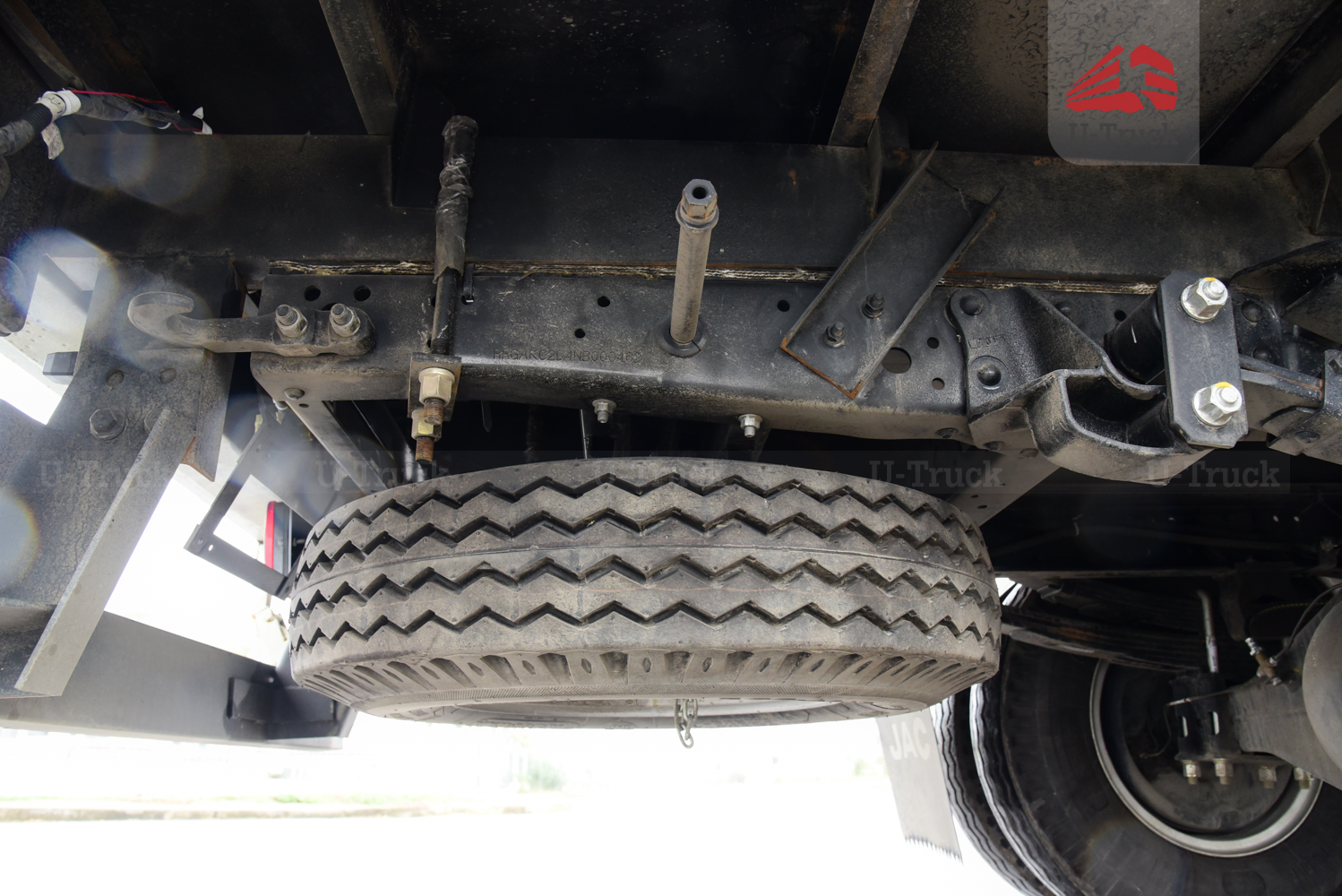 Xe tải JAC N350S 4×2 thùng kín bửng nâng