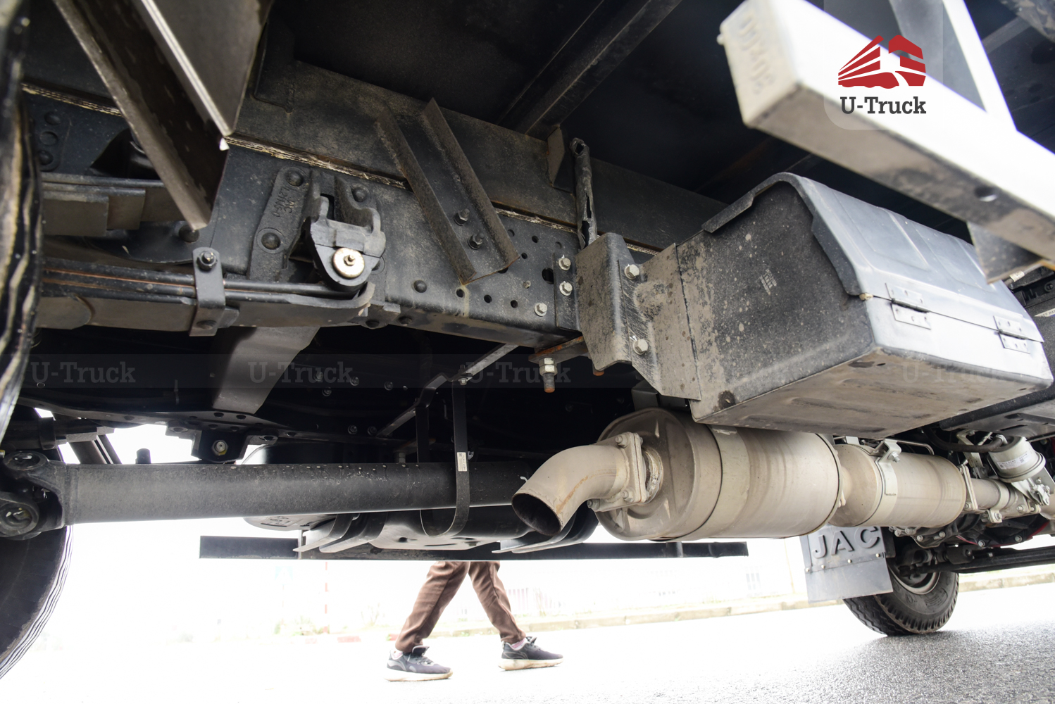 Xe tải JAC N350S 4×2 thùng kín bửng nâng