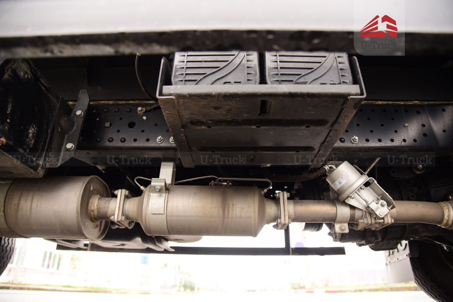 Xe tải JAC N350S 4×2 thùng kín bửng nâng