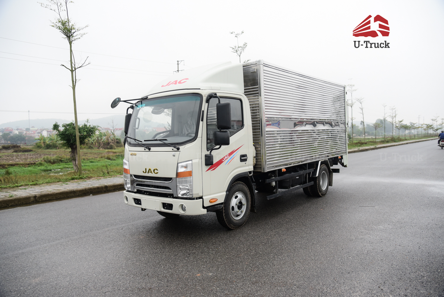 Xe tải JAC N350S 4×2 thùng kín bửng nâng