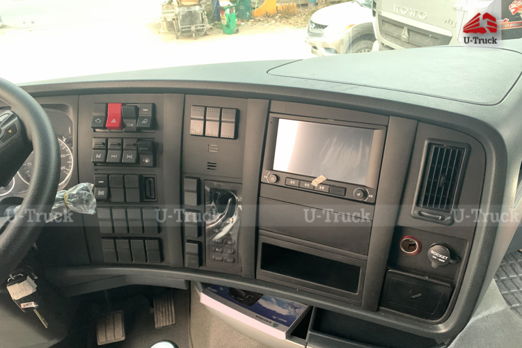 Xe đầu kéo HOWO T7H 440 cầu dầu