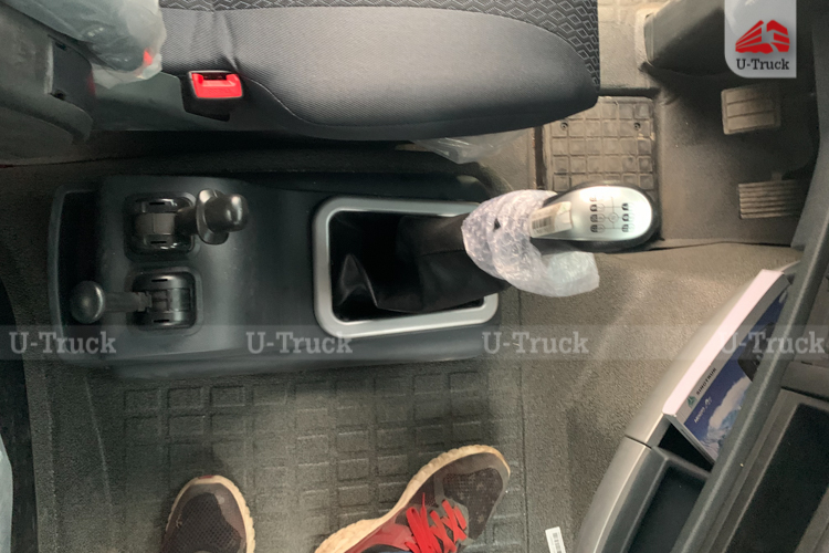 Xe đầu kéo HOWO T7H 440 cầu dầu