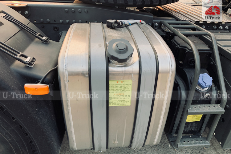 Xe đầu kéo HOWO T7H 440 cầu dầu