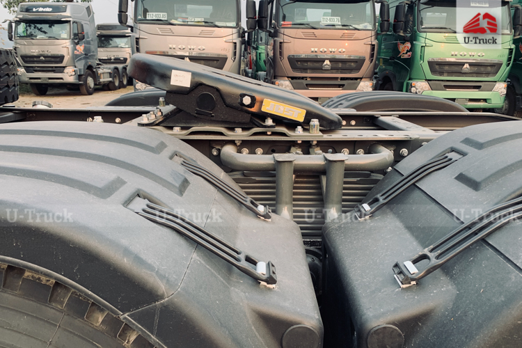 Xe đầu kéo HOWO T7H 440 cầu dầu