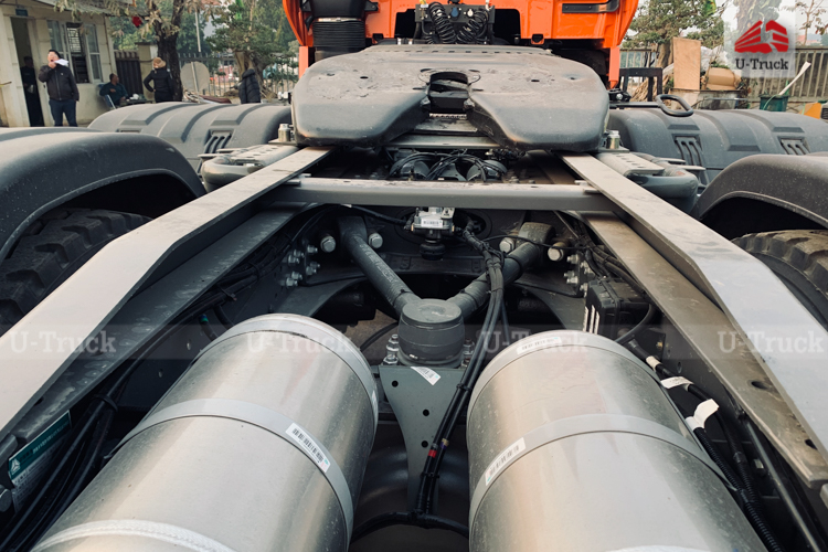 Xe đầu kéo HOWO T7H 440 cầu dầu