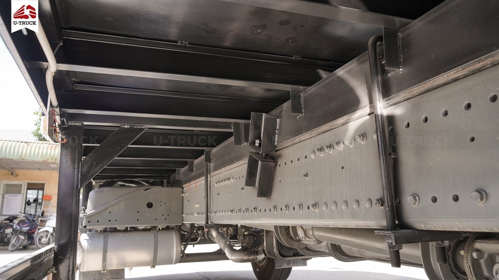 Hệ thống khung gầm xe tải thùng howo 3 chân