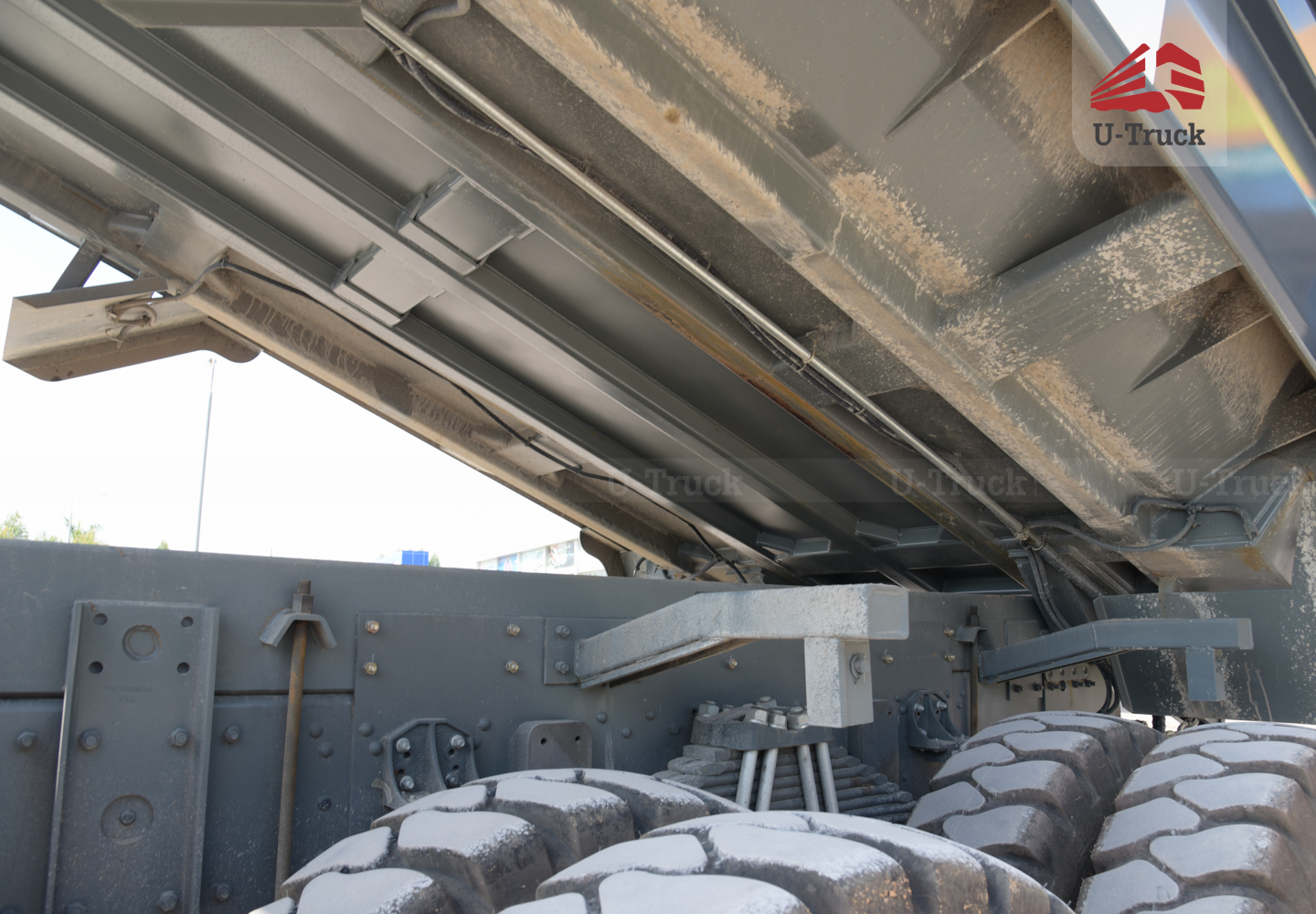 Xe ben mỏ HW7D 371 6X4 thùng đúc