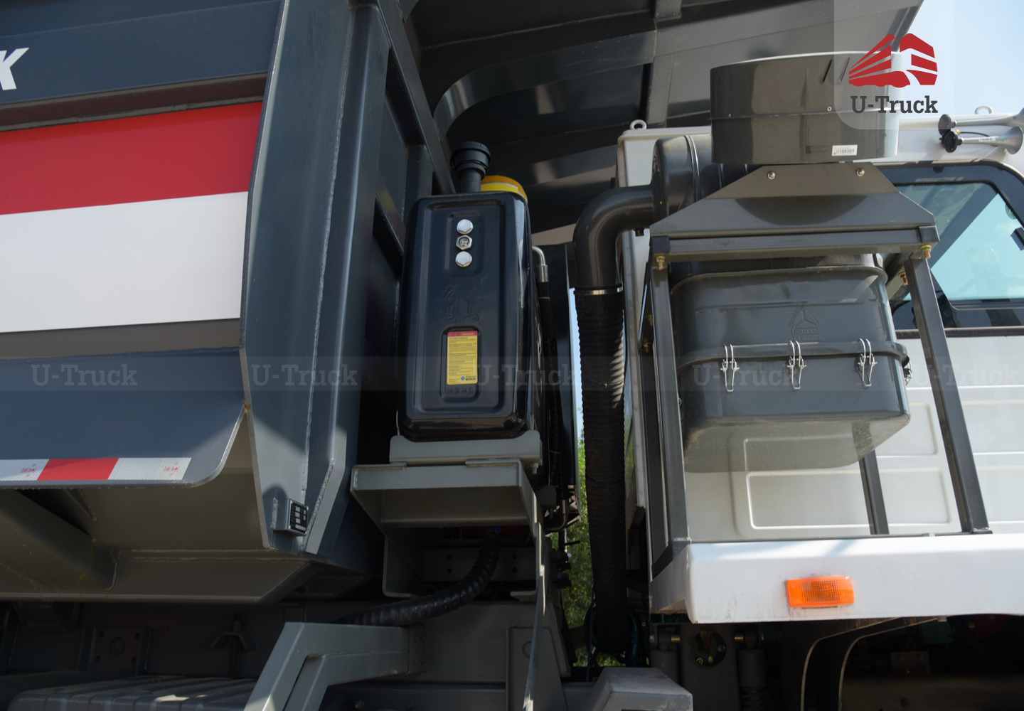 Xe ben mỏ HW7D 371 6X4 thùng đúc