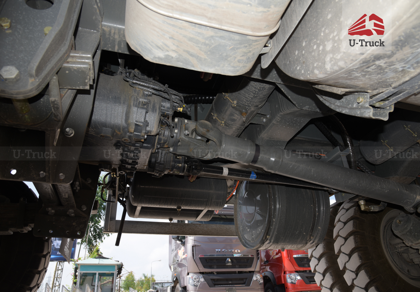 Xe ben mỏ HW7D 371 6X4 thùng đúc