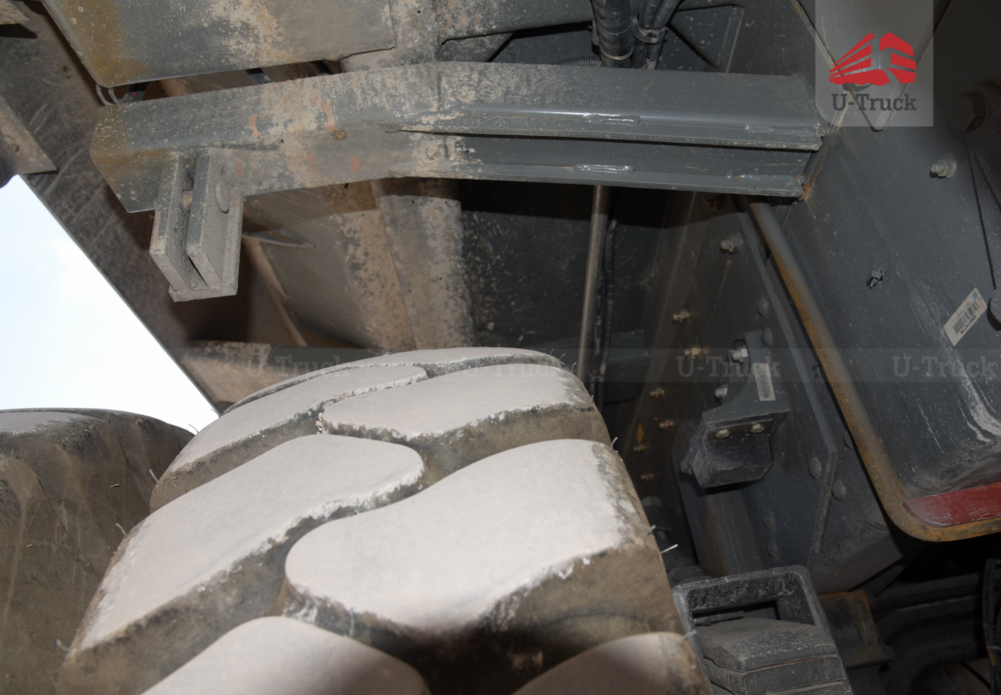 Xe ben mỏ HW7D 371 6X4 thùng đúc