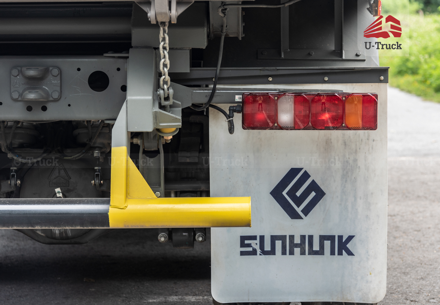 Xe ben HOWO NX 350 6X4 Thùng đúc