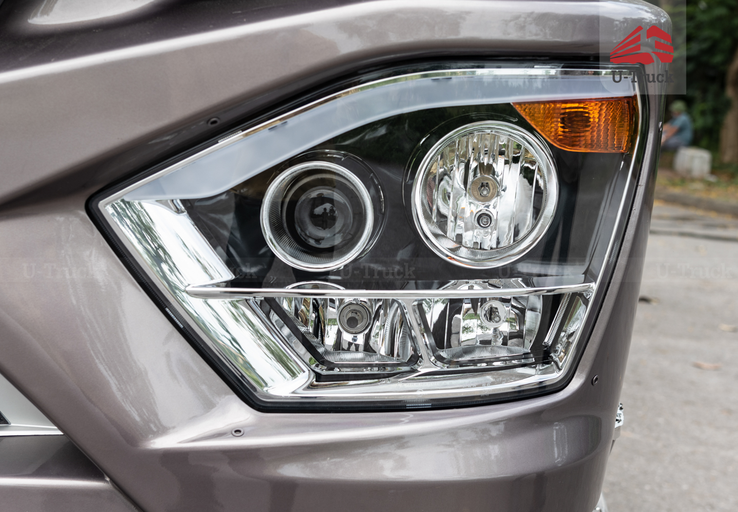 Xe ben HOWO NX 350 6X4 Thùng đúc