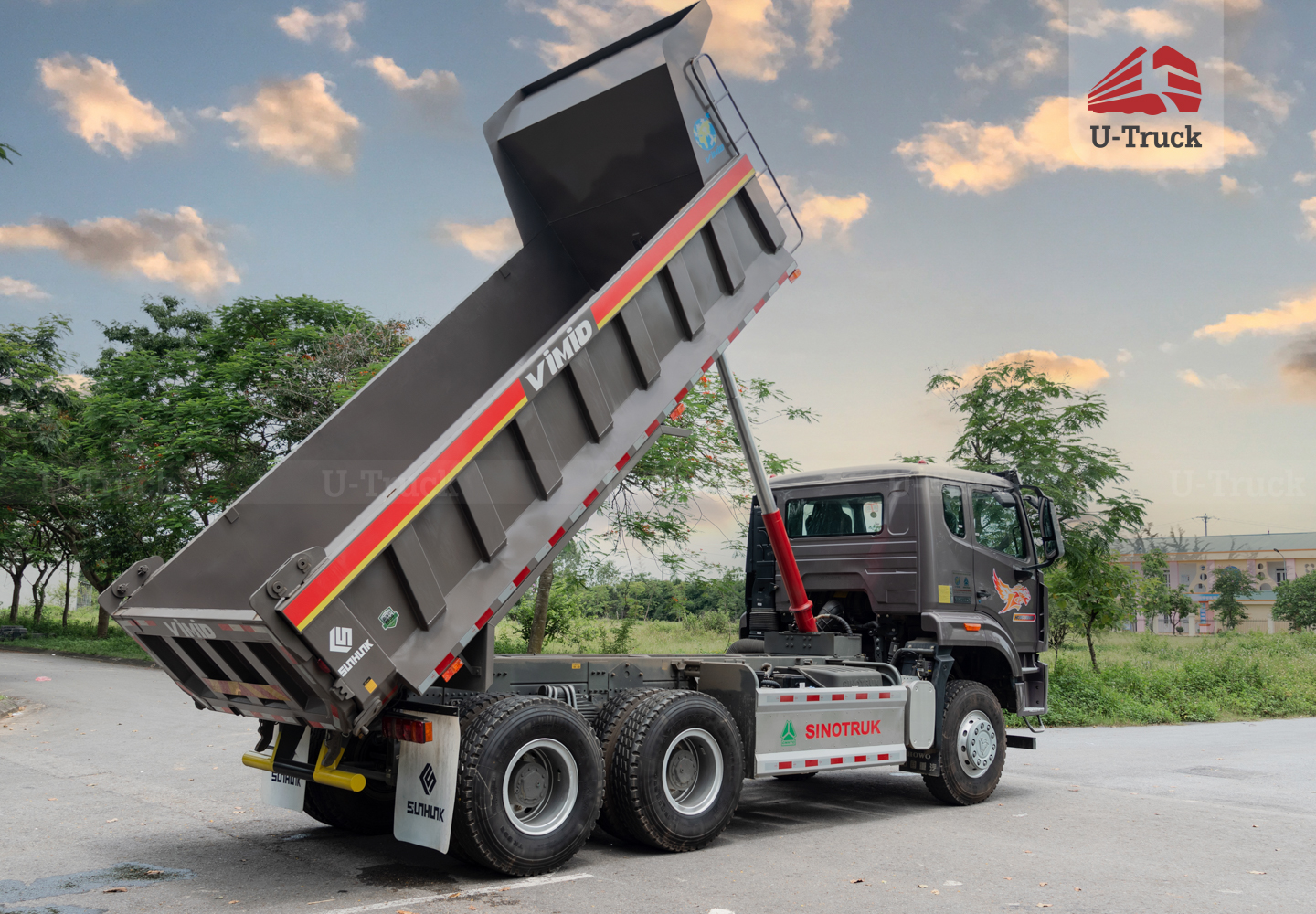 Xe ben HOWO NX 350 6X4 Thùng đúc