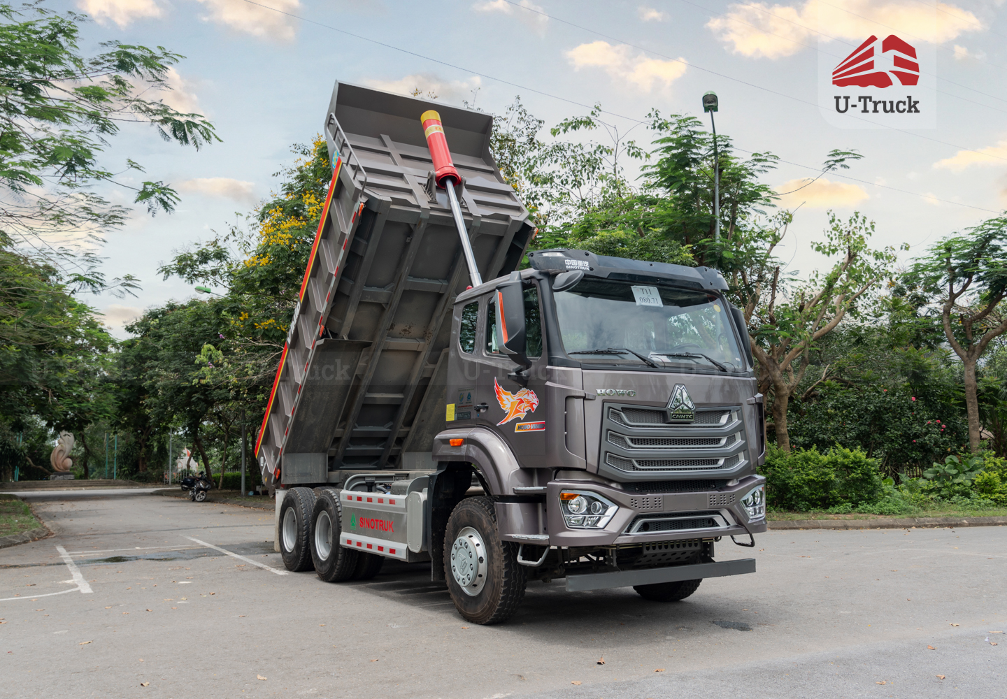 Xe ben HOWO NX 350 6X4 Thùng đúc