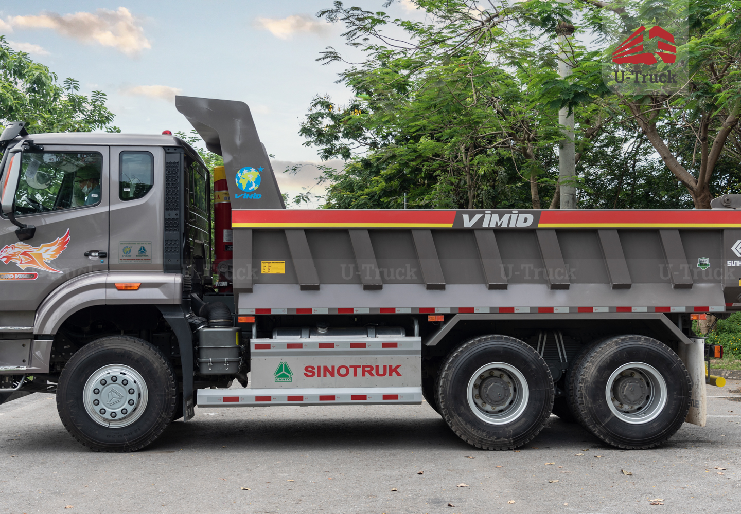 Xe ben HOWO NX 350 6X4 Thùng đúc