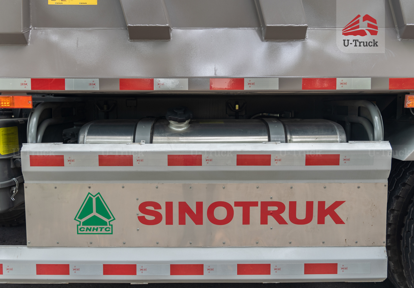 Xe ben HOWO NX 350 6X4 Thùng đúc