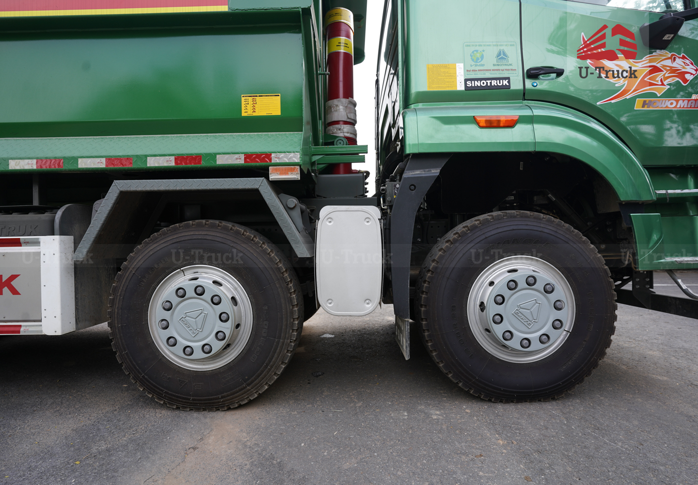 Xe ben HOWO NX 350 8×4 thùng đúc