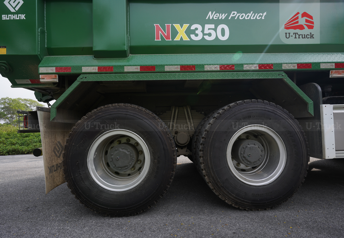 Xe ben HOWO NX 350 8×4 thùng đúc