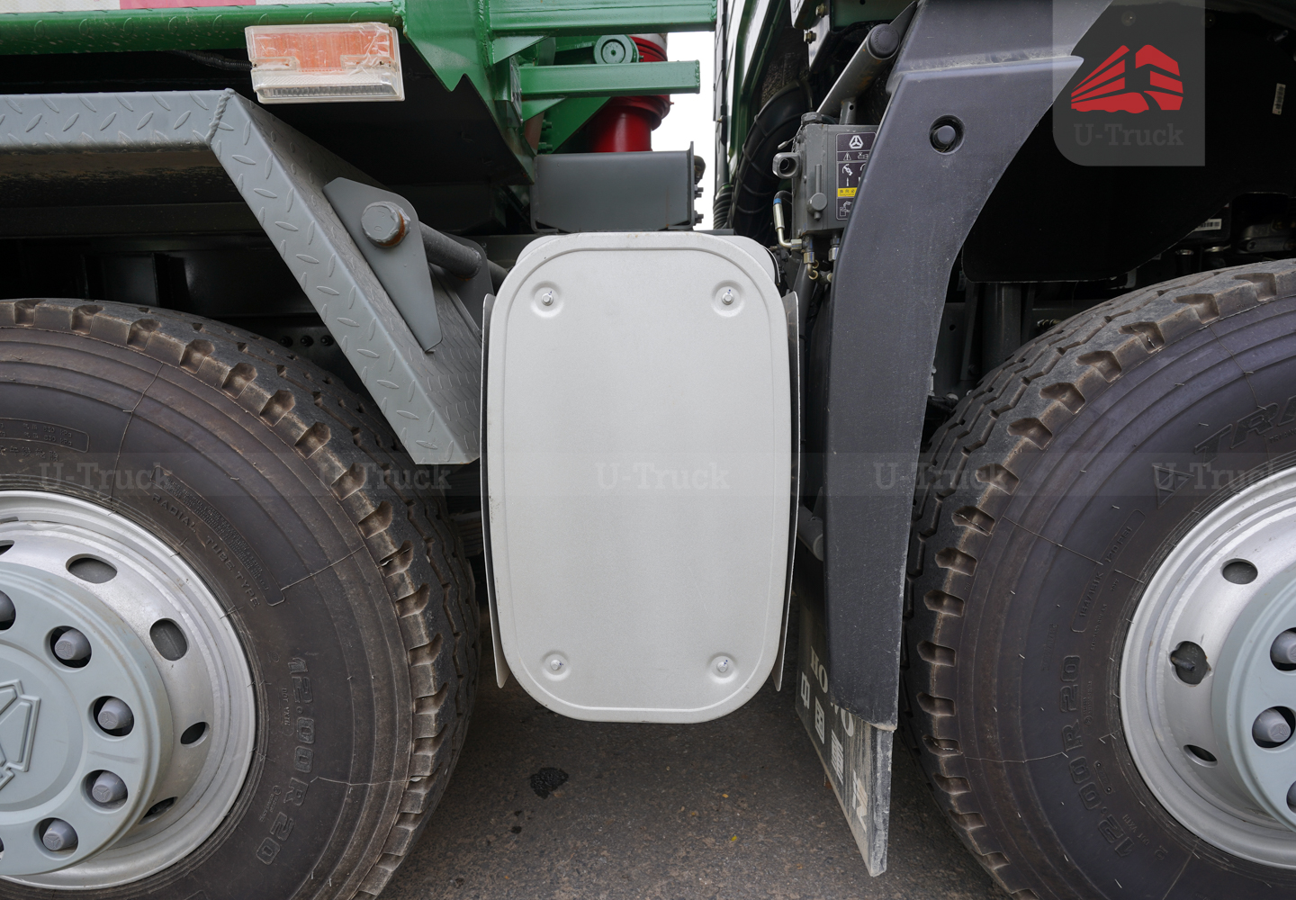 Xe ben HOWO NX 350 8×4 thùng đúc