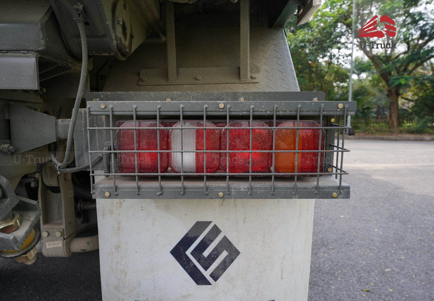 Xe ben HOWO NX 350 8×4 thùng đúc