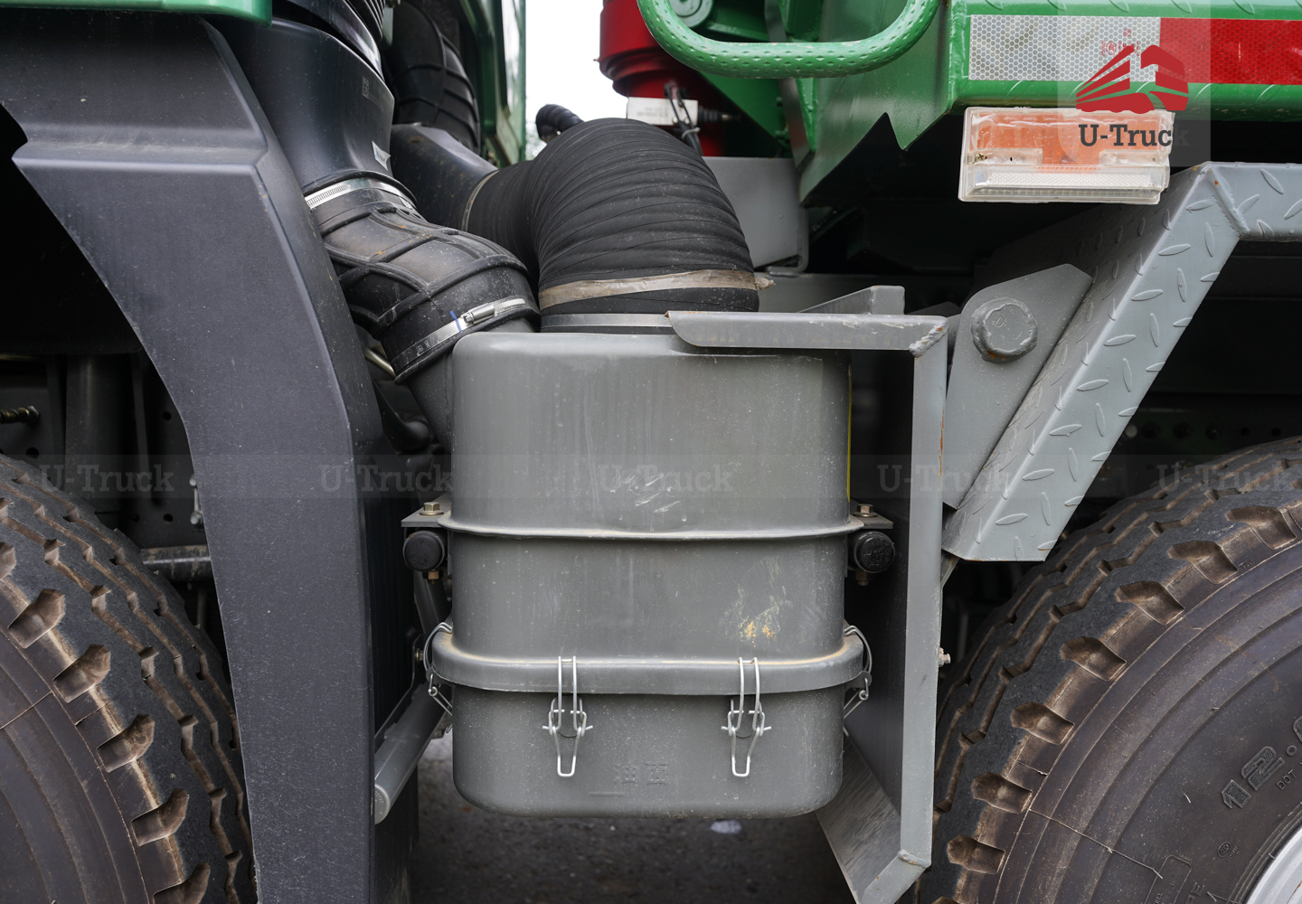 Xe ben HOWO NX 350 8×4 thùng đúc