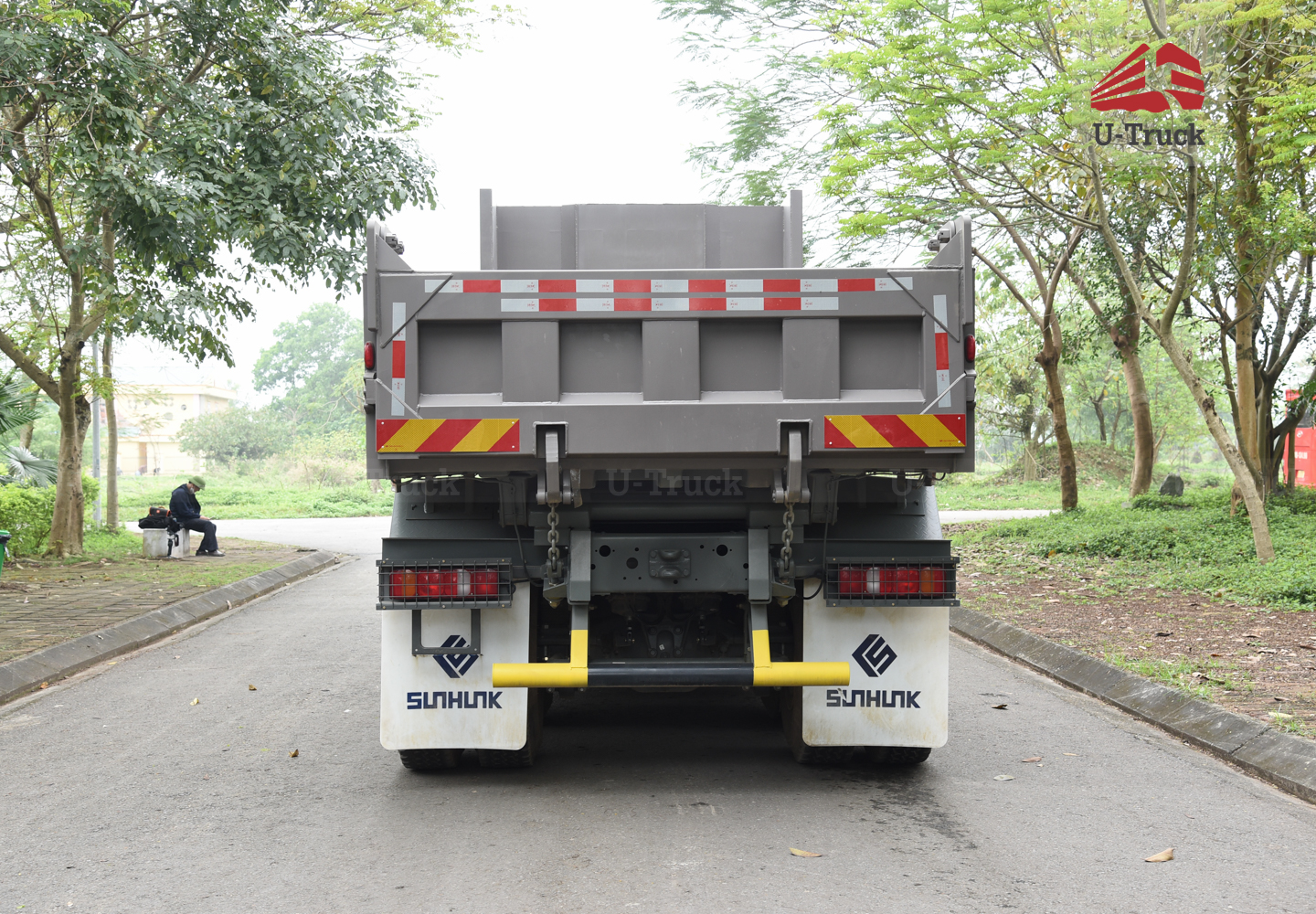 Xe ben HOWO NX400 8×4 thùng vuông