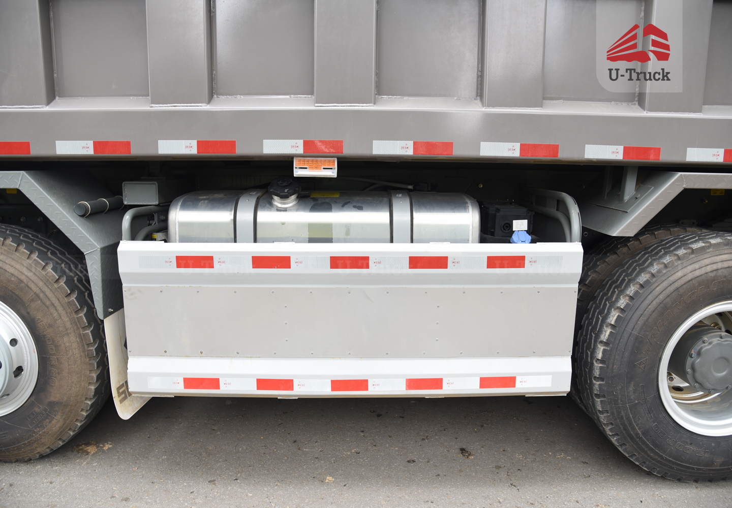 Xe ben HOWO NX400 8×4 thùng vuông