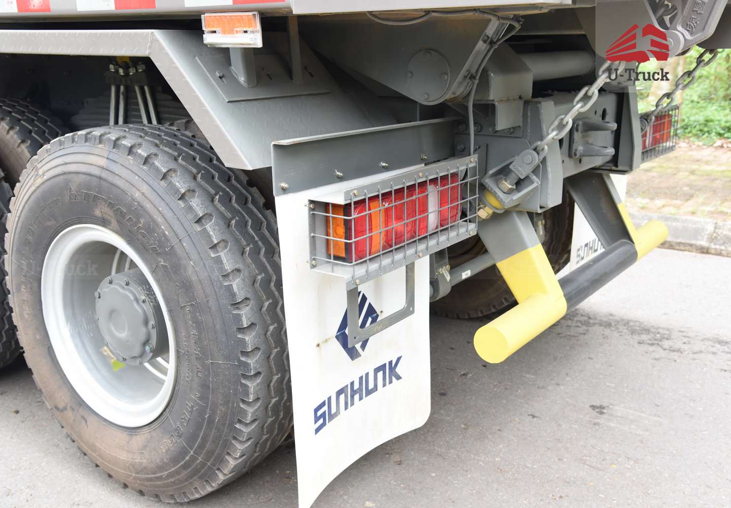 Xe ben HOWO NX400 8×4 thùng vuông