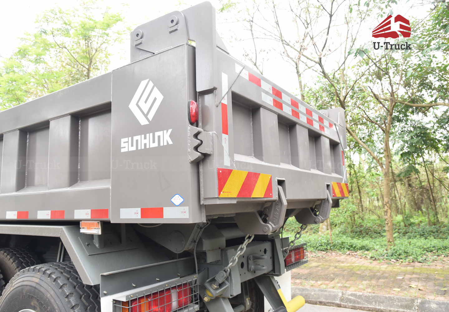 Xe ben HOWO NX400 8×4 thùng vuông