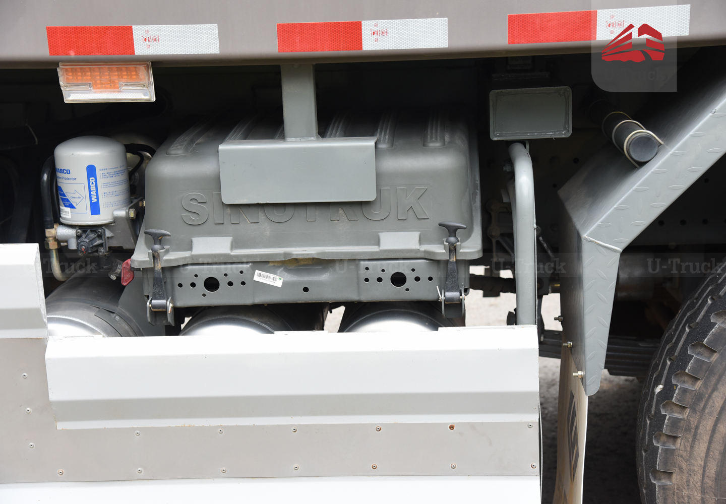 Xe ben HOWO NX400 8×4 thùng vuông