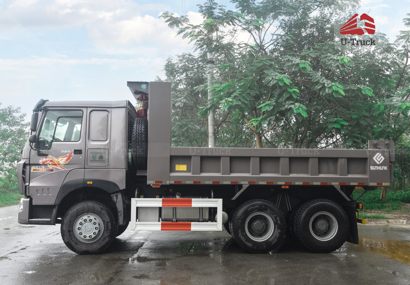 Xe ben HOWO V7G 6×4 thùng vuông