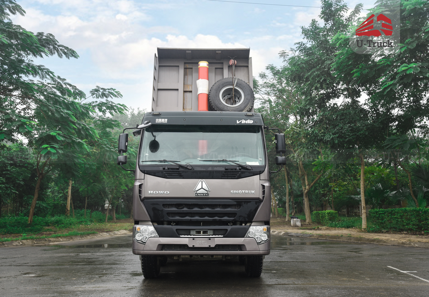 Xe ben HOWO V7G 6×4 thùng vuông