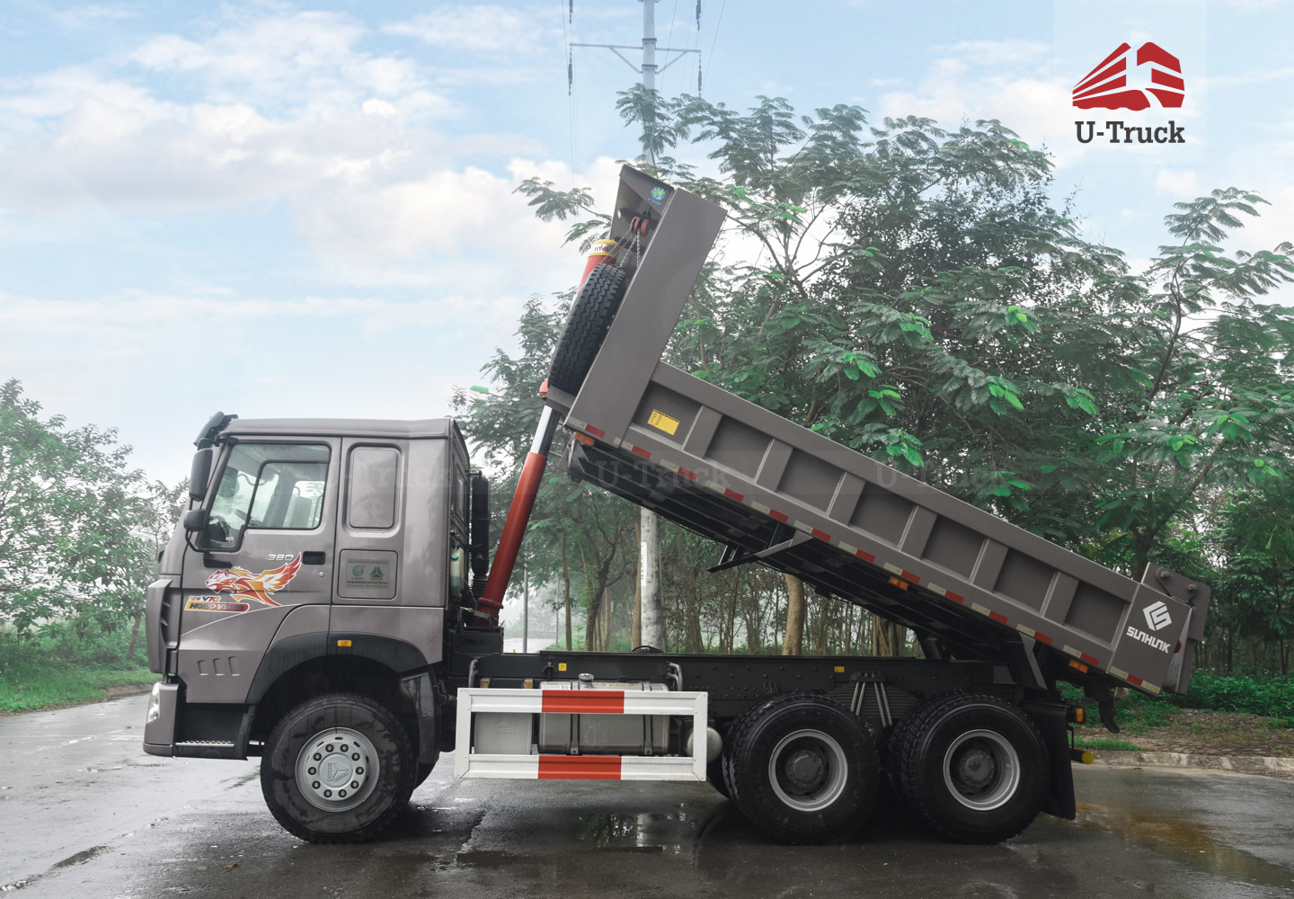 Xe ben HOWO V7G 6×4 thùng vuông