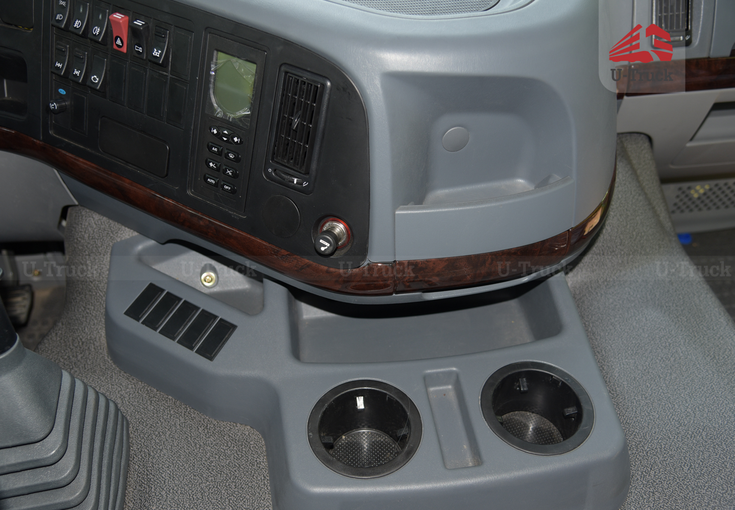 Xe ben HOWO V7G 6×4 thùng vuông