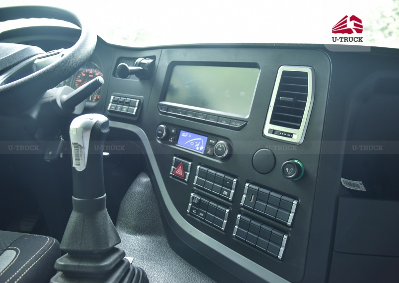 Xe ben HOWO V7X 350 8×4 Thùng Đúc