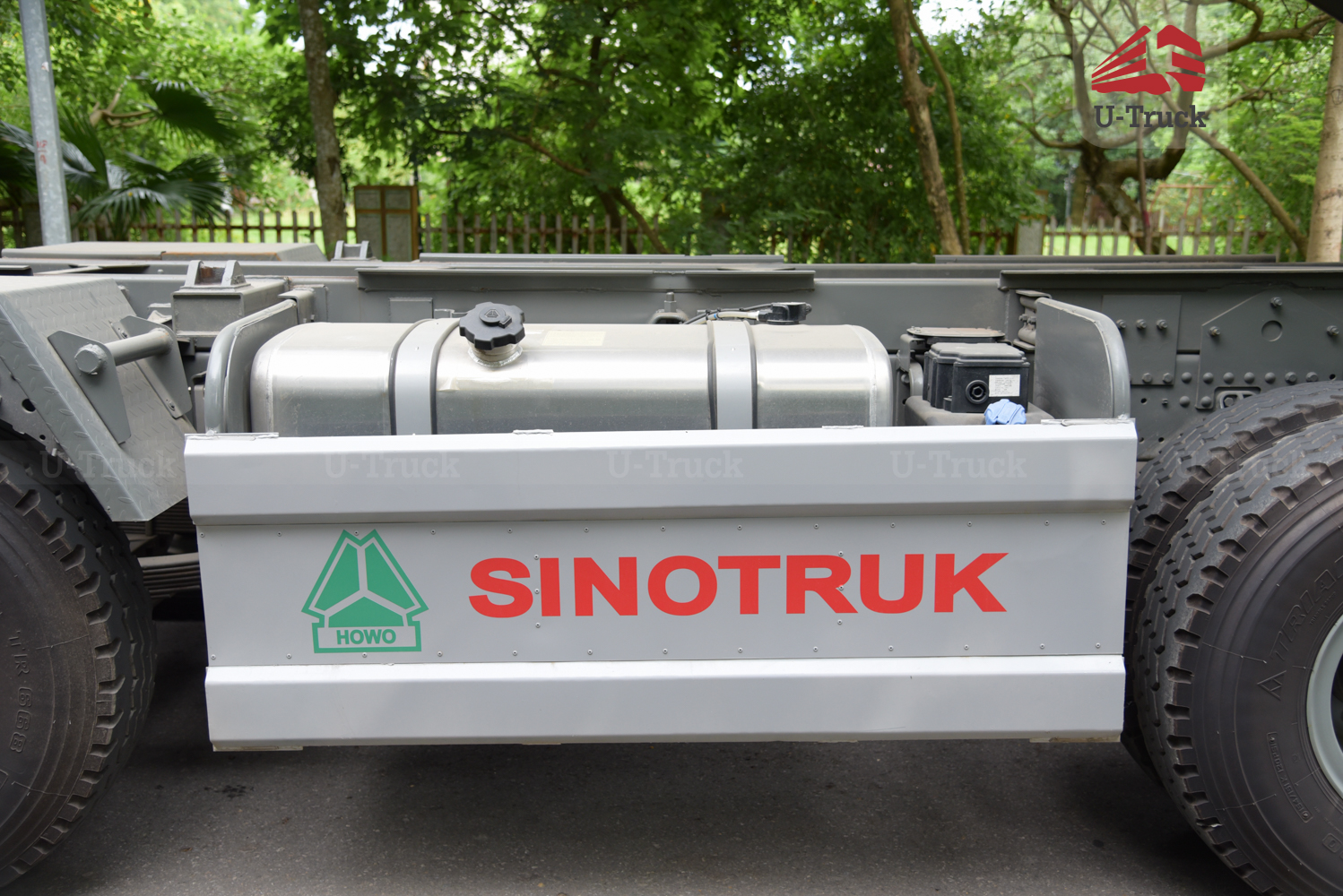 Xe ben HOWO MAN VX350 8×4 thùng đúc