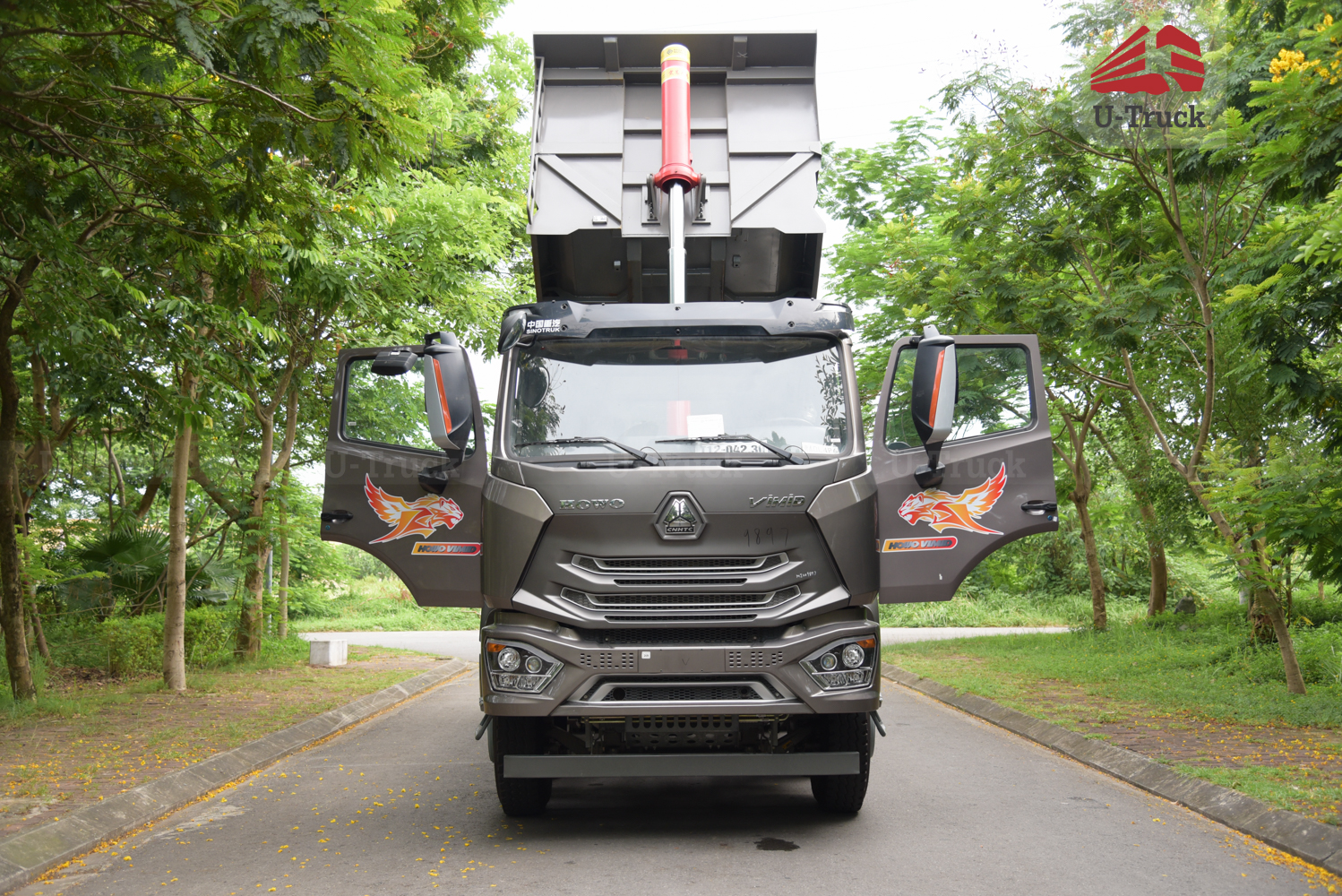 Xe ben HOWO MAN VX350 8×4 thùng đúc