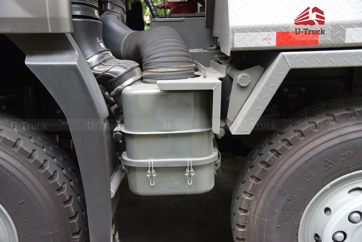 Xe ben HOWO MAN VX350 8×4 thùng đúc