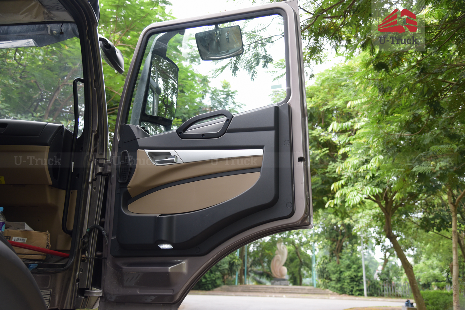 Xe ben HOWO MAN VX350 8×4 thùng đúc