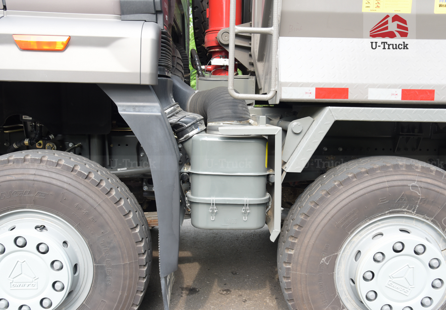 Xe ben HOWO MAN VX400 8×4 thùng đúc