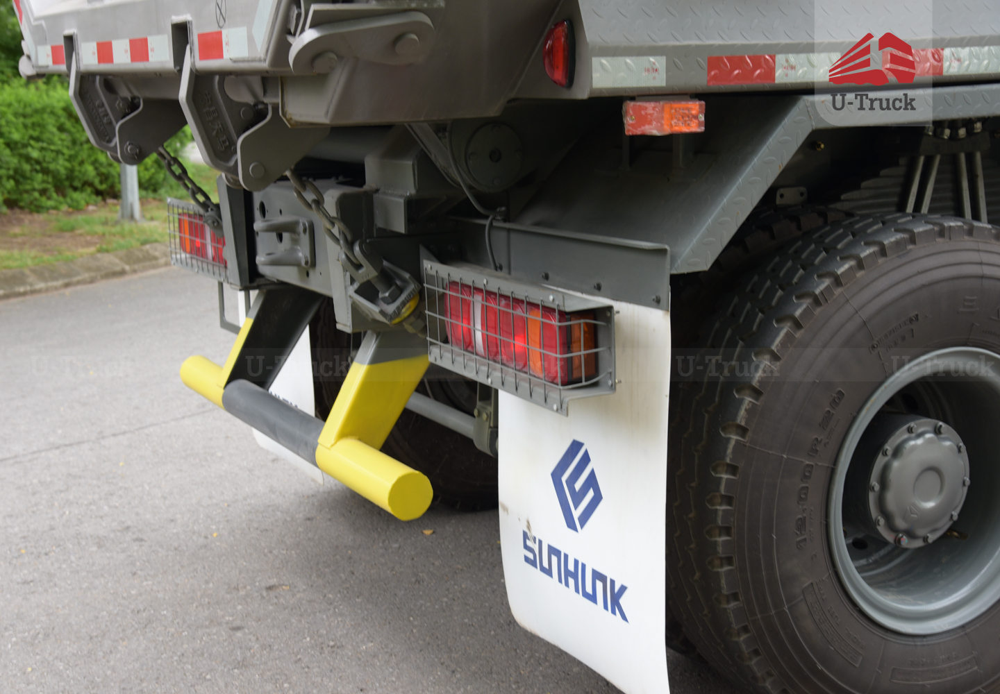 Xe ben HOWO MAN VX400 8×4 thùng đúc