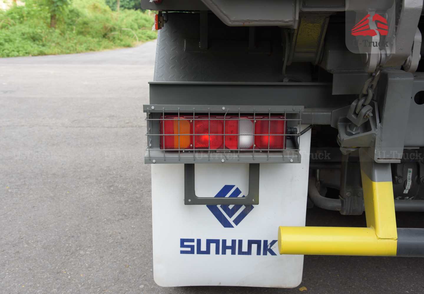 Xe ben HOWO MAN VX400 8×4 thùng đúc