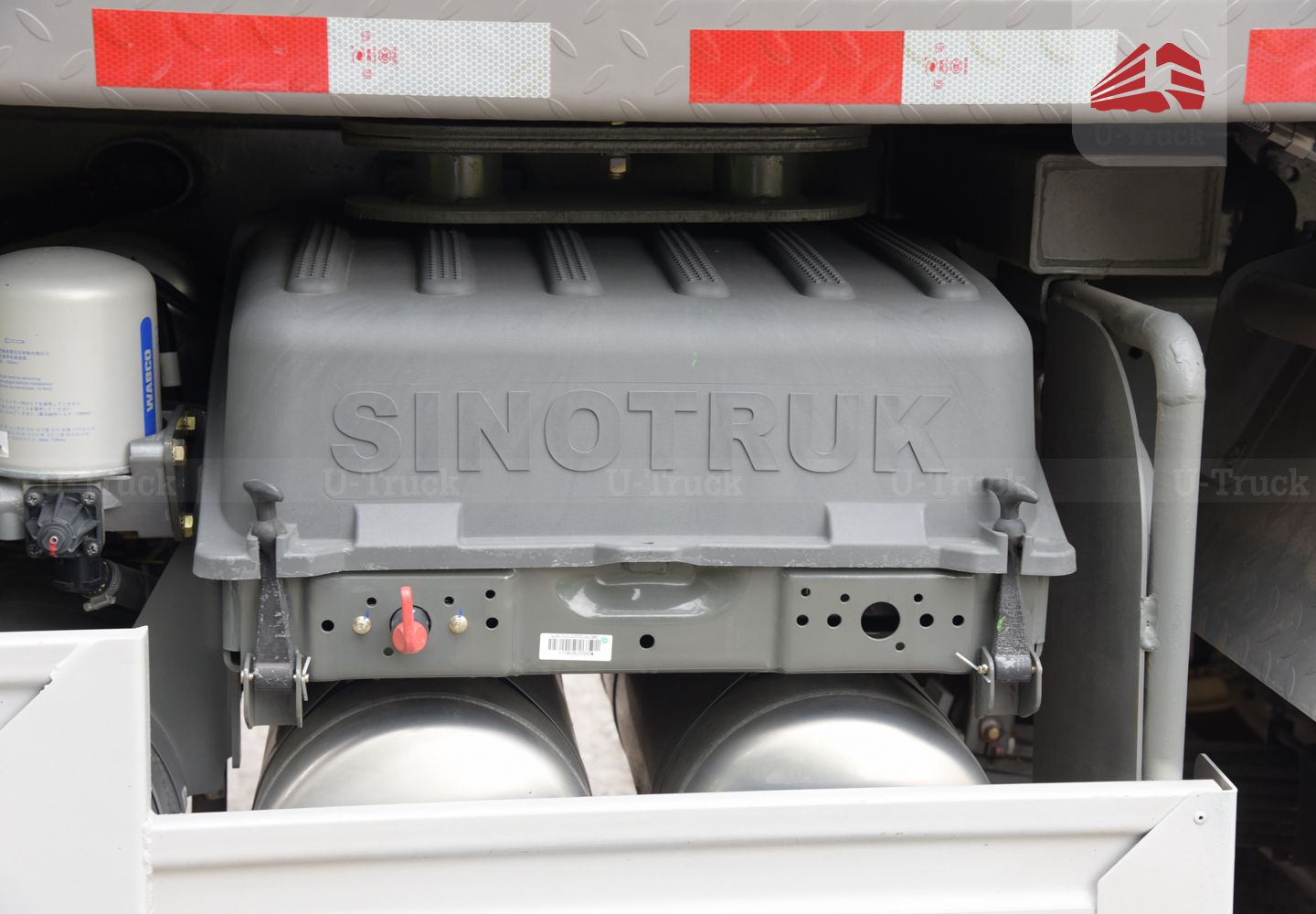 Xe ben HOWO MAN VX400 8×4 thùng đúc