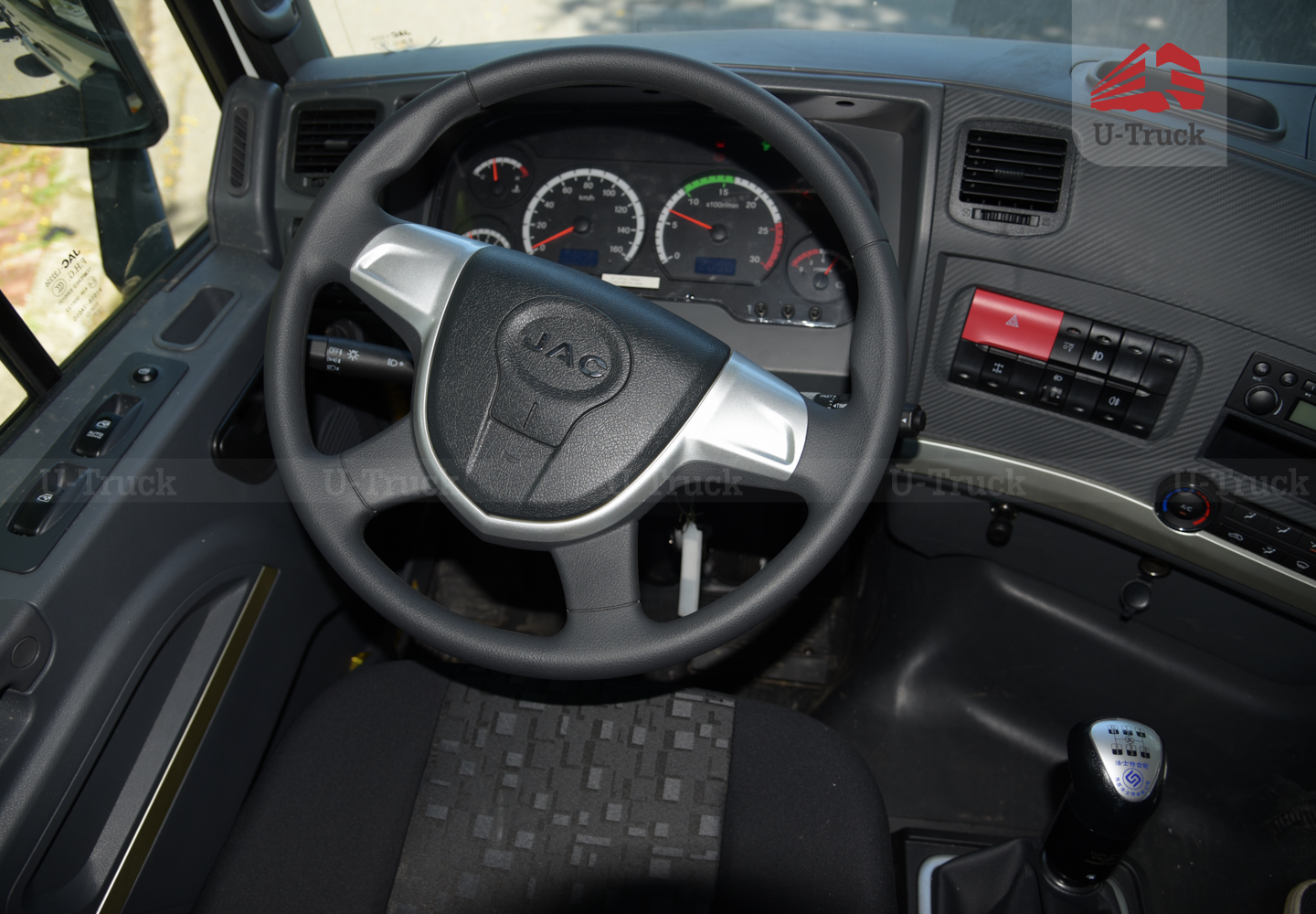 Xe chở máy chuyên dùng JAC A5 10×4